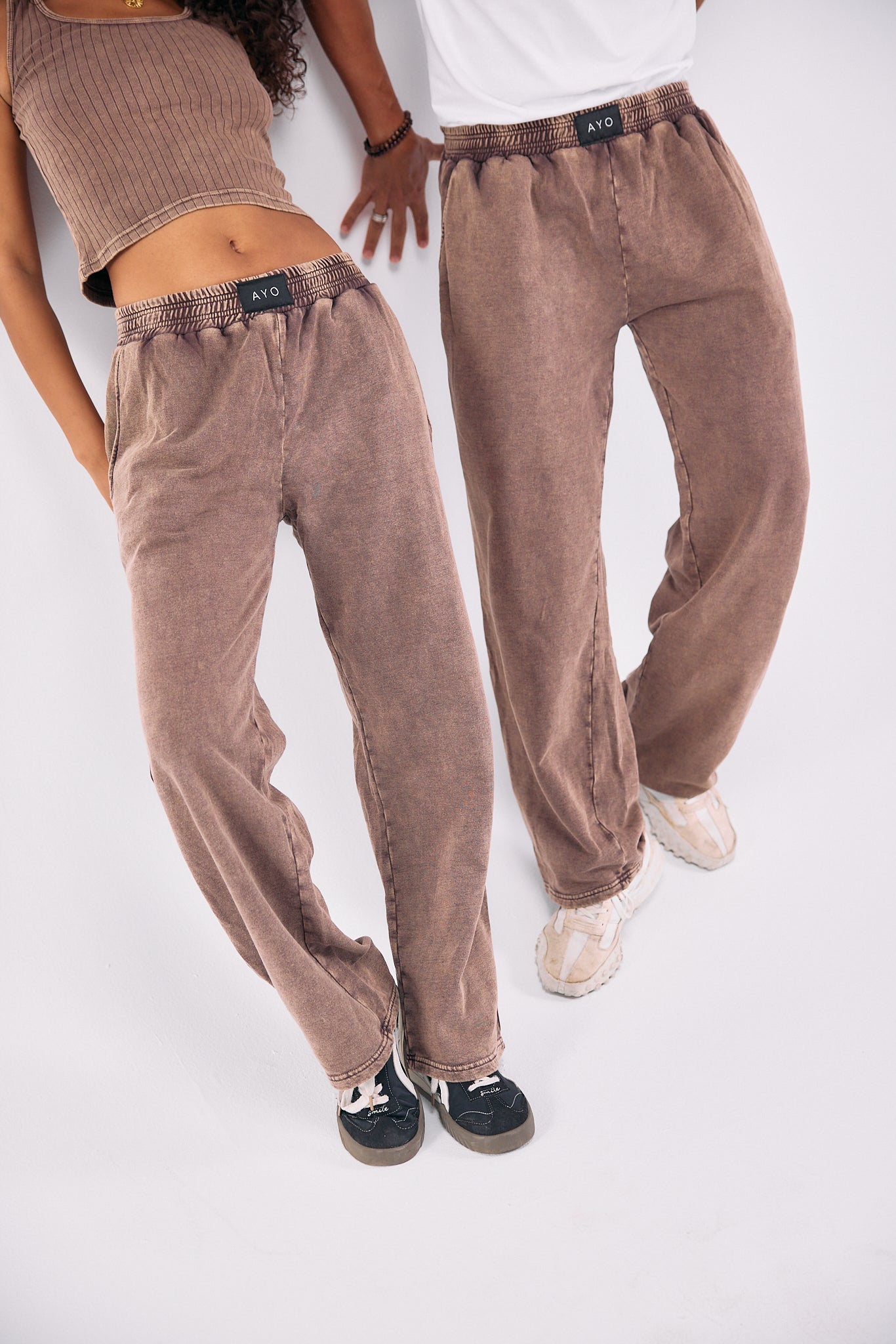 Stone Wash Sweatpants - BROWN